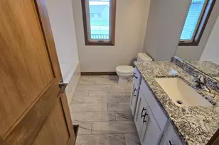 1309 18th St NE, Austin, MN 55912 - Photo 17