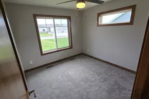 1309 18th St NE, Austin, MN 55912 - Photo 17