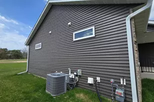 1309 18th St NE, Austin, MN 55912 - Photo 3