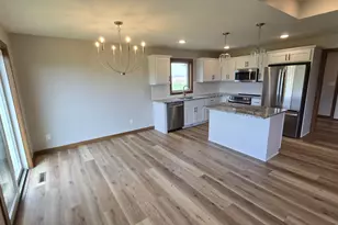 1309 18th St NE, Austin, MN 55912 - Photo 9