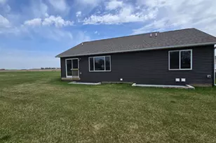 1309 18th St NE, Austin, MN 55912 - Photo 3
