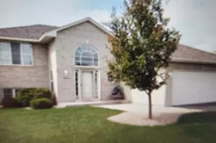 9509 Dogwood Ave N, Brooklyn Park, MN 55443 - Photo 3
