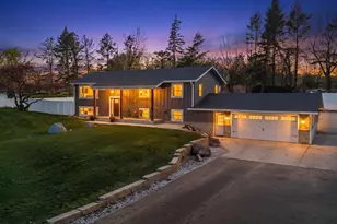 33366 Sibley Heights Ln, Le Sueur, MN 56058 - Photo 1