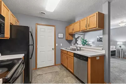 401 Leeward Trail, Woodbury, MN 55129 - Photo 7