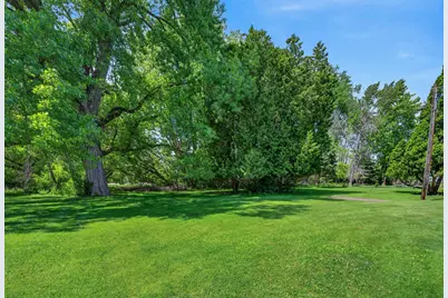 4025 Clover Avenue, Vadnais Heights, MN 55127 - Photo 23