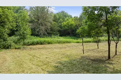 128 Peavey Lane, Wayzata, MN 55391 - Photo 5