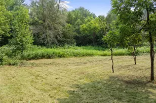128 Peavey Ln, Wayzata, MN 55391 - Photo 5