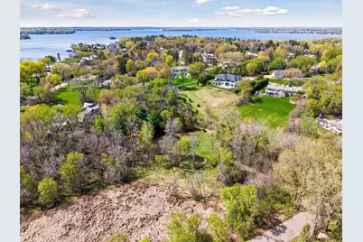 128 Peavey Lane, Wayzata, MN 55391 - Photo 3