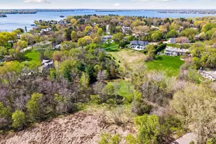 128 Peavey Ln, Wayzata, MN 55391 - Photo 3