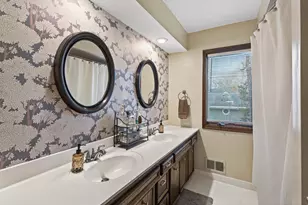 7133 Montrose Rd, Woodbury, MN 55125 - Photo 37