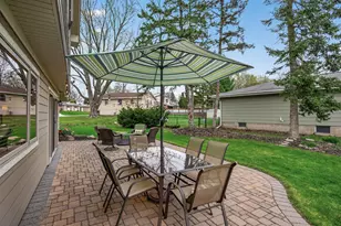 7133 Montrose Rd, Woodbury, MN 55125 - Photo 45