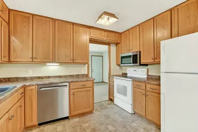 402 Strathmore Lane SE, Rochester, MN 55904 - Photo 19