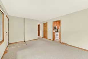 402 Strathmore Ln SE, Rochester, MN 55904 - Photo 9
