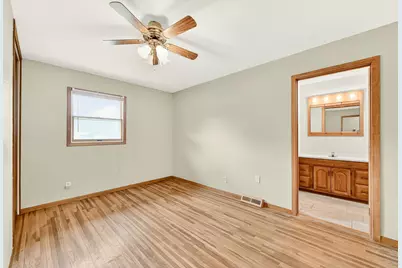 402 Strathmore Lane SE, Rochester, MN 55904 - Photo 11