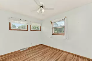 402 Strathmore Ln SE, Rochester, MN 55904 - Photo 21