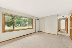 402 Strathmore Ln SE, Rochester, MN 55904 - Photo 7