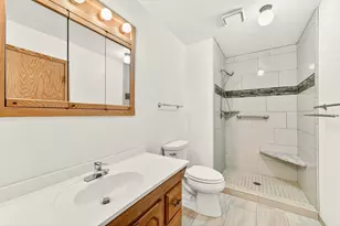 402 Strathmore Ln SE, Rochester, MN 55904 - Photo 13