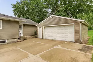 402 Strathmore Ln SE, Rochester, MN 55904 - Photo 29