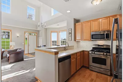 1249 Chateau Avenue #405, Maplewood, MN 55109 - Photo 5