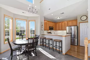 1249 Chateau Ave, Maplewood, MN 55109 - Photo 3