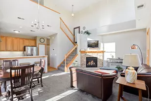 1249 Chateau Ave, Maplewood, MN 55109 - Photo 7