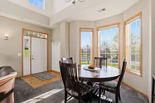 1249 Chateau Ave, Maplewood, MN 55109 - Photo 5