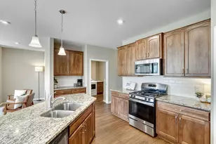 1085 Roselyn Dr, Victoria, MN 55386 - Photo 5