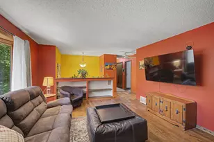 760 Ponderosa Dr, Chanhassen, MN 55317 - Photo 5