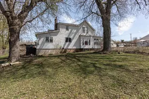 302 E Main St, Durand, WI 54736 - Photo 3