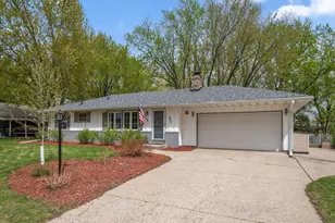 965 Redwell Ln, Apple Valley, MN 55124 - Photo 1