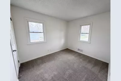 6319 Perry Avenue N, Brooklyn Center, MN 55429 - Photo 9