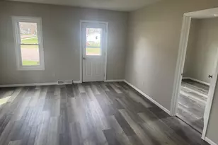 301 S Park Ave, Springfield, MN 56087 - Photo 3