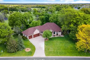757 Stonebrooke Dr, Shakopee, MN 55379 - Photo 3