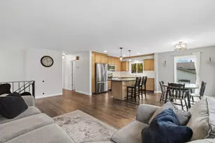 8490 Knollwood Dr, Mounds View, MN 55112 - Photo 5