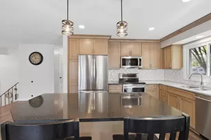 8490 Knollwood Dr, Mounds View, MN 55112 - Photo 7