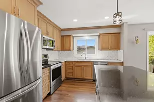 8490 Knollwood Dr, Mounds View, MN 55112 - Photo 11