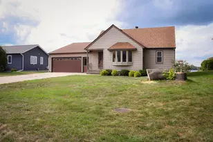 1532 S Shore Dr, Worthington, MN 56187 - Photo 1