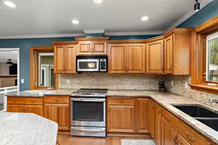 13412 Tudor Rd, Hopkins, MN 55305 - Photo 15