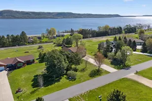31770 Lakeview Dr, Lake City, MN 55041 - Photo 7