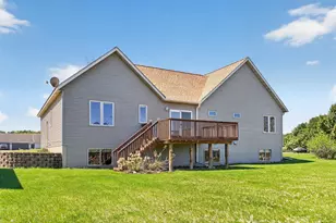 31770 Lakeview Dr, Lake City, MN 55041 - Photo 3