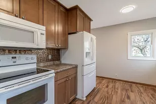 532 McKinley Ave, North Mankato, MN 56003 - Photo 13