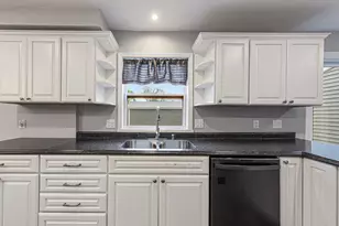 1110 Anderson Dr, Mankato, MN 56001 - Photo 13