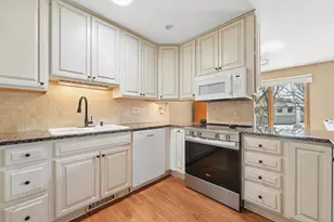 8401 137th Ct, Apple Valley, MN 55124 - Photo 5