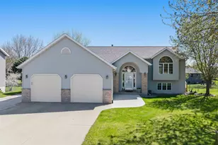 465 8th St SW, Plainview, MN 55964 - Photo 1