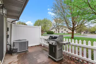 2565 Lockwood Dr, Mendota Heights, MN 55120 - Photo 5
