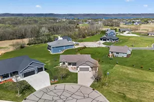 105 Hillwood Dr, Lake City, MN 55041 - Photo 65