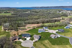 105 Hillwood Dr, Lake City, MN 55041 - Photo 59