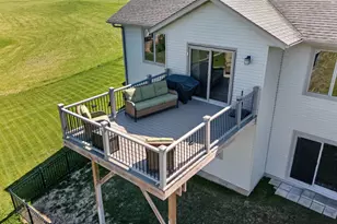 105 Hillwood Dr, Lake City, MN 55041 - Photo 11