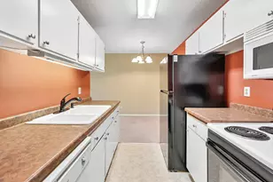 2800 Hillsboro Ave N, New Hope, MN 55427 - Photo 19