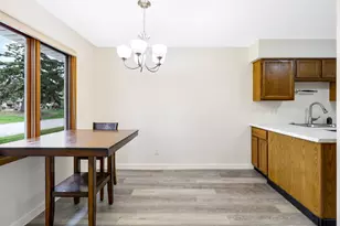 4677 Sorrell Point, Eagan, MN 55122 - Photo 3